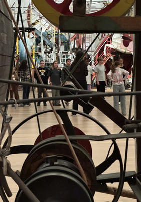 ensemble arcimboldo / rauschend 2025–1898 / Museum Tinguely, Basel / Vermittlungs-Workshop