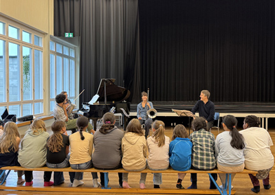 ensemble arcimboldo / rauschend 2025–1898 / Primarschule Niederholz / Vermittlungs-Workshop