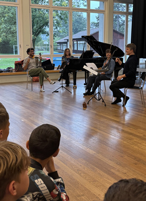 ensemble arcimboldo / rauschend 2025–1898 / Primarschule Niederholz / Vermittlungs-Workshop