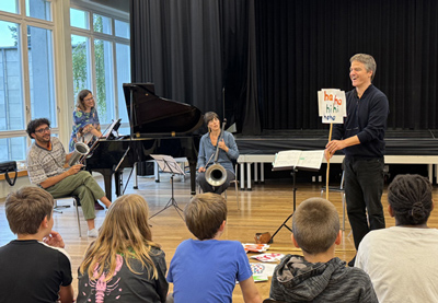 ensemble arcimboldo / rauschend 2025–1898 / Primarschule Niederholz / Vermittlungs-Workshop